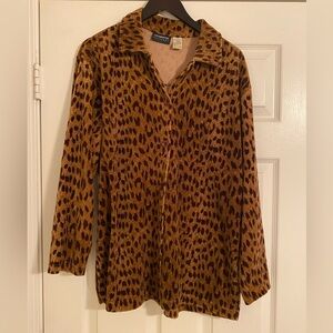 Liz Claiborne Sport Animal Print.Long Sleeve Velvet Button Down Top.Size Medium.